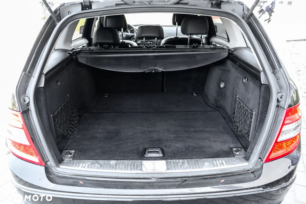 Mercedes-Benz Klasa C 250 CDI BlueEff Avantgarde 4-Matic - 28