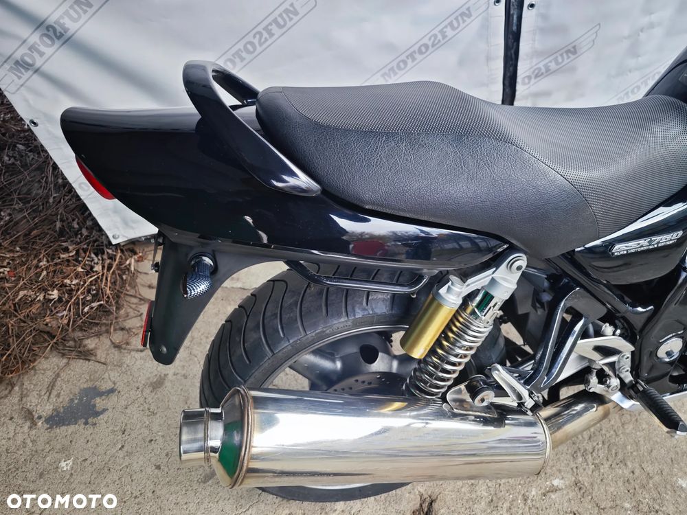 Suzuki GSX - 10