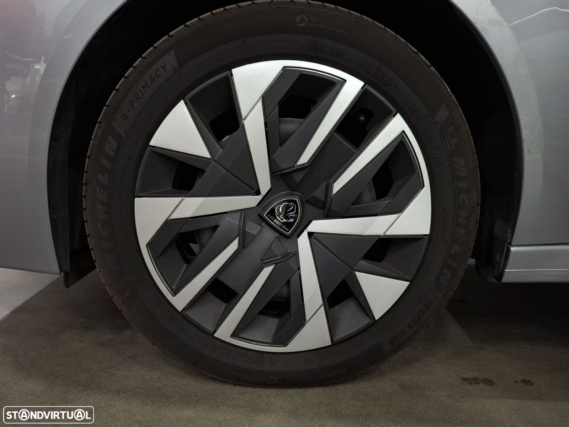 Peugeot 208 1.2 PureTech Active - 22
