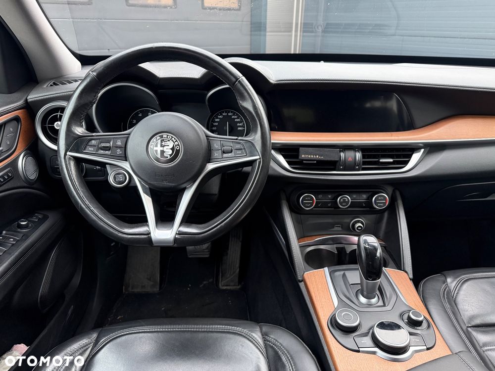 Alfa Romeo Stelvio 2.0 Turbo 16V AT8-Q4 Super - 14