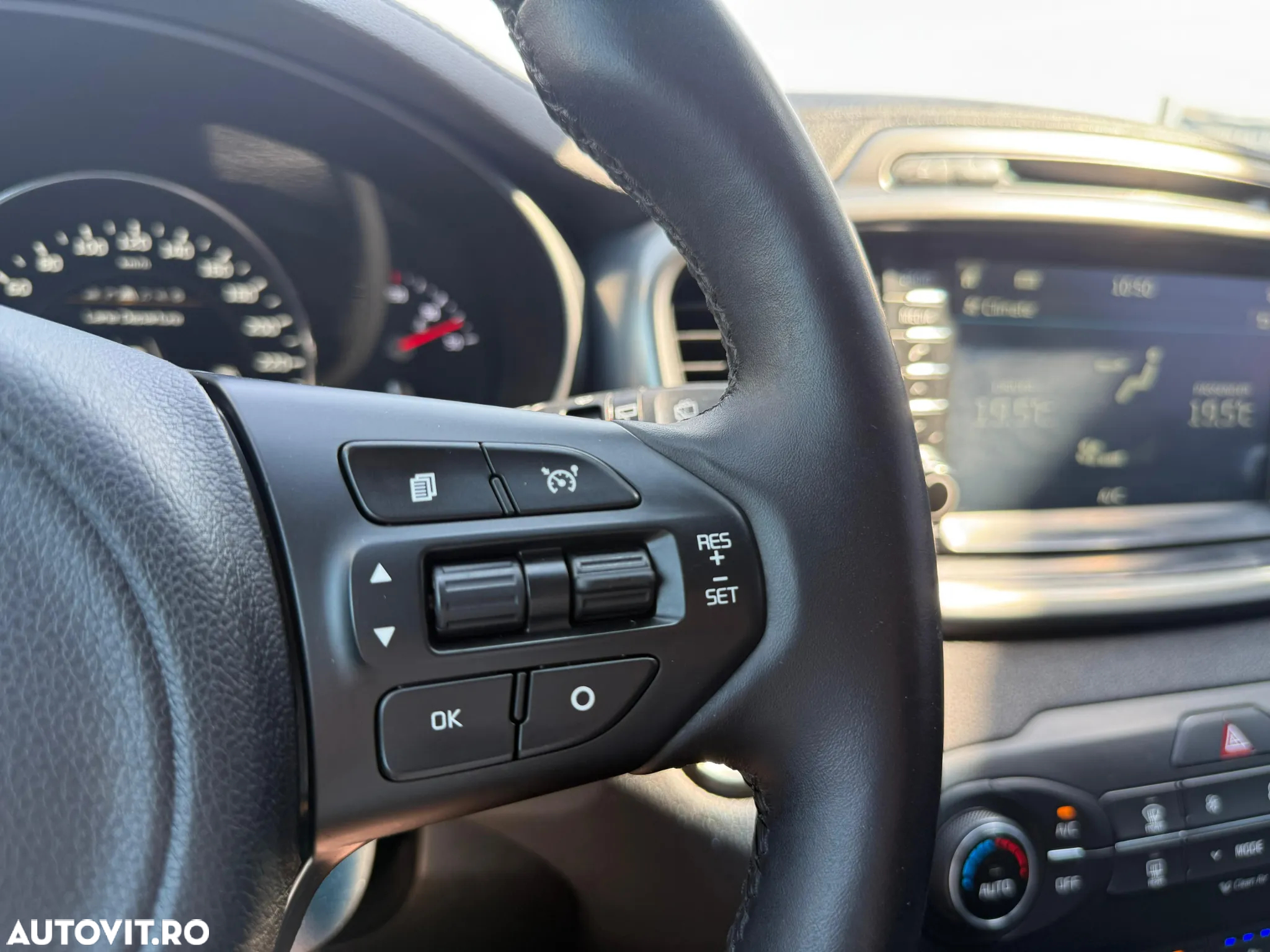 Kia Sorento - 25