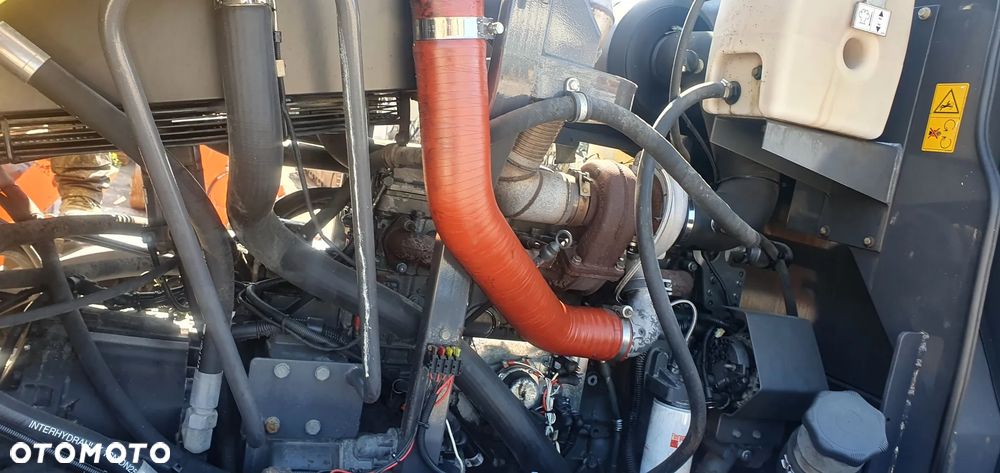 New Holland F156.7A - 18