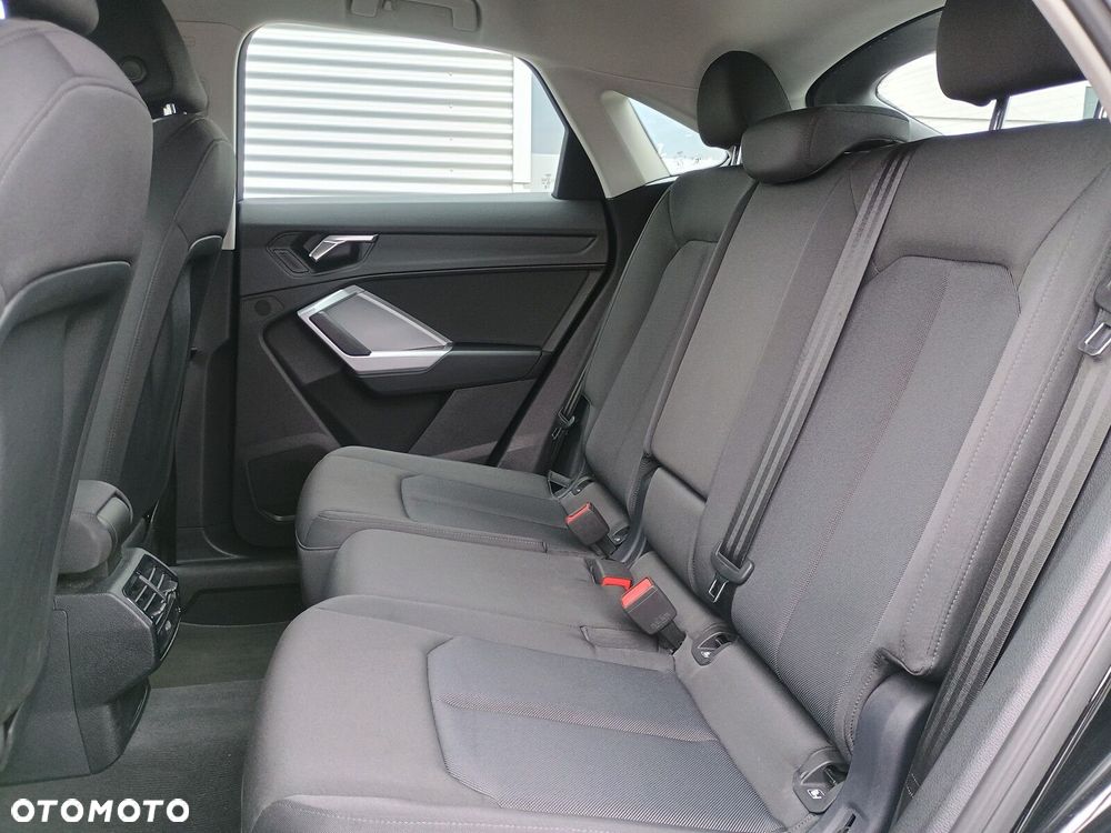 Audi Q3 Sportback - 11