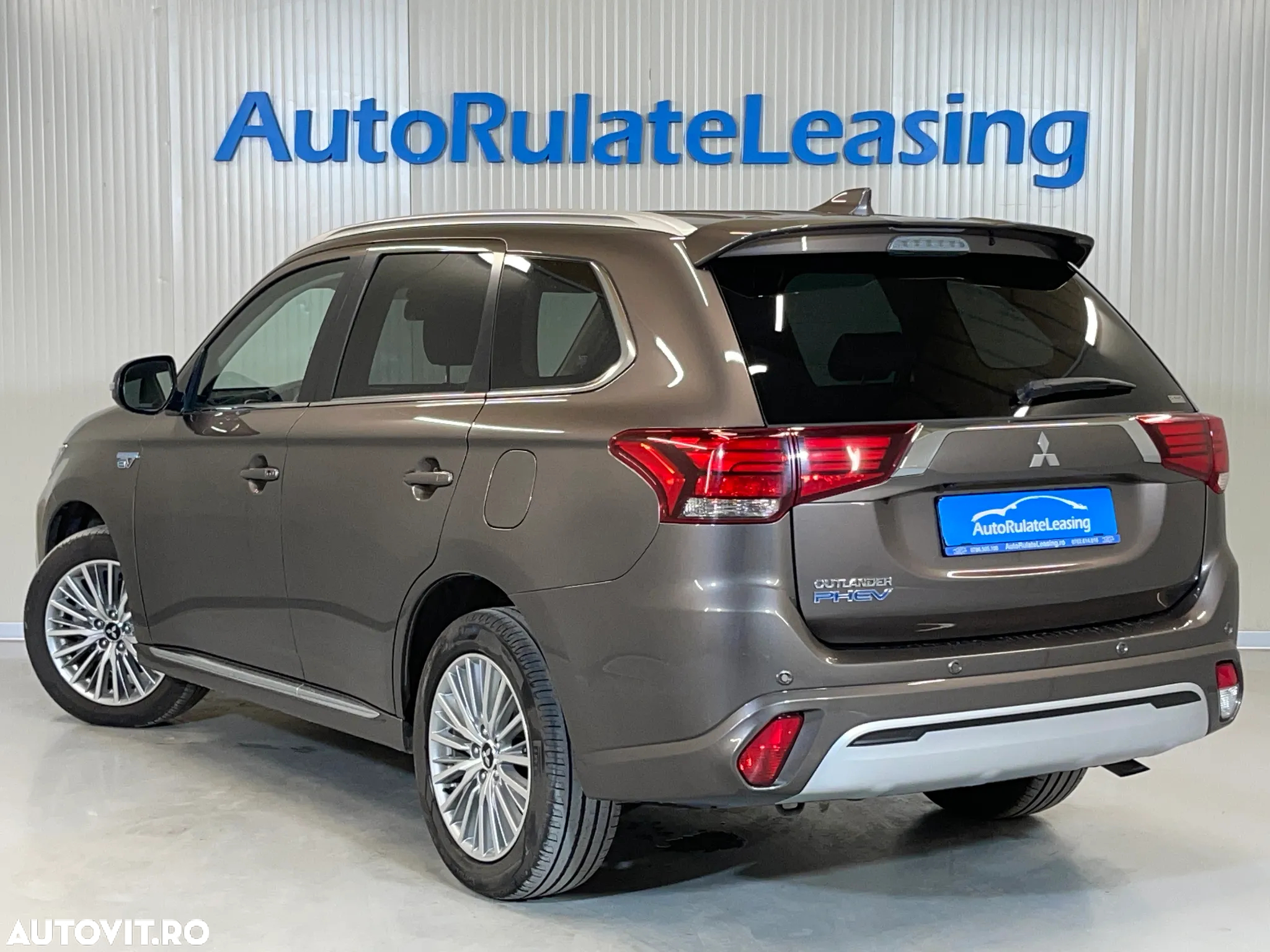 Mitsubishi Outlander - 4