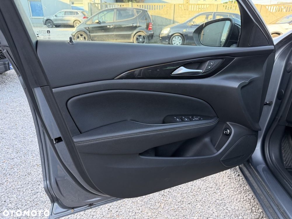 Opel Insignia - 22