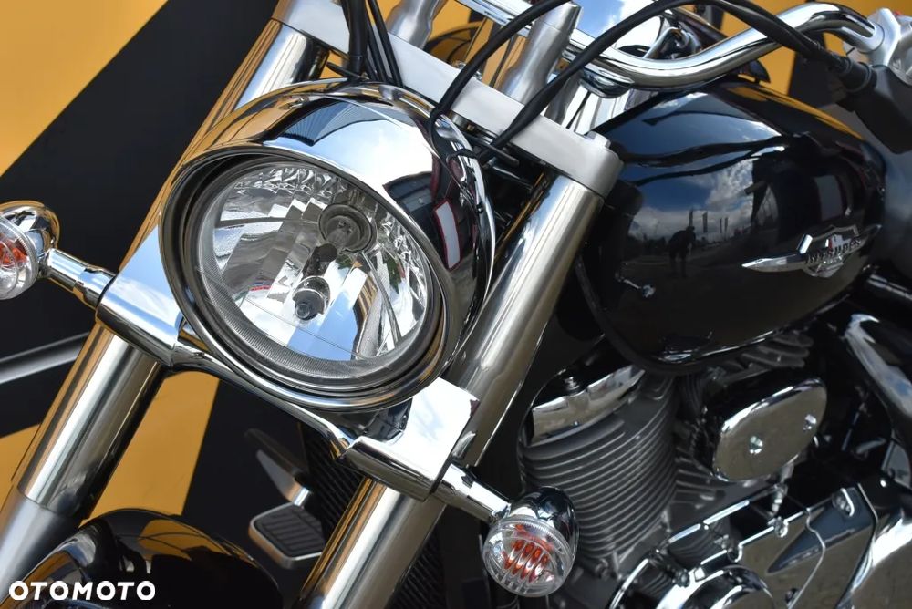 Suzuki Intruder - 25