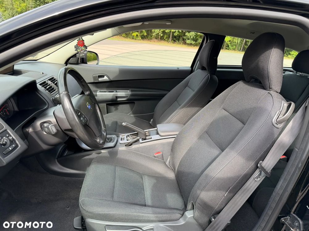 Volvo C30 2.0 Momentum - 31