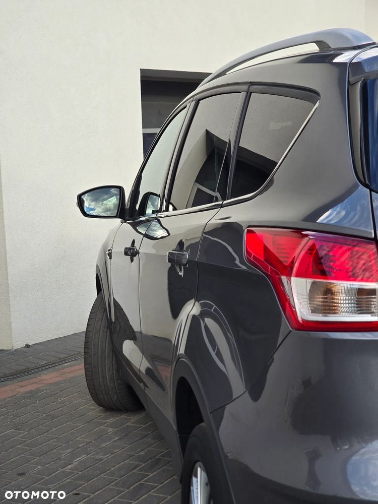 Ford Kuga 2.0 TDCi 2x4 Titanium - 19