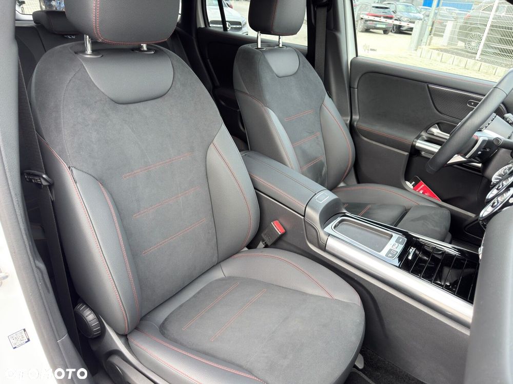 Mercedes-Benz GLA 200 AMG Line - 25