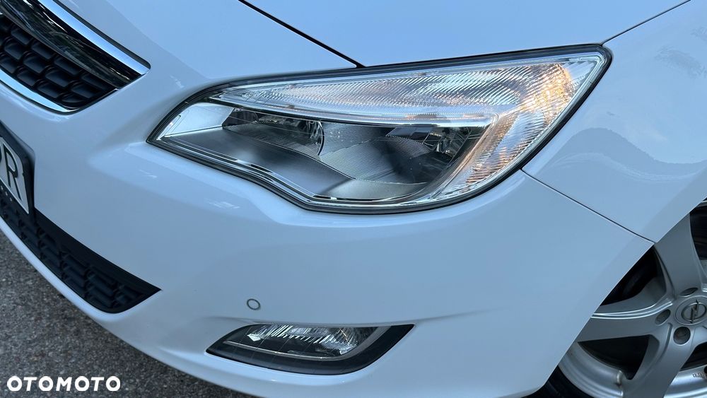 Opel Astra 1.4 Turbo Design Edition - 11