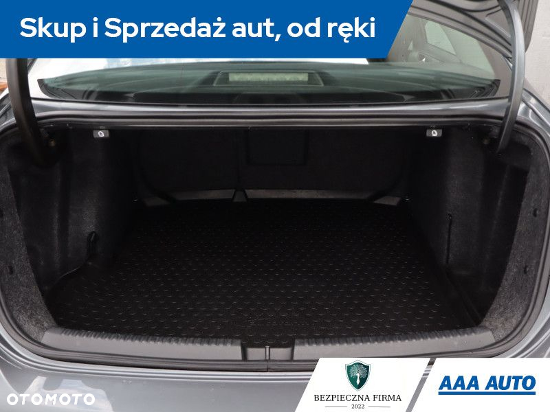 Volkswagen Jetta - 14