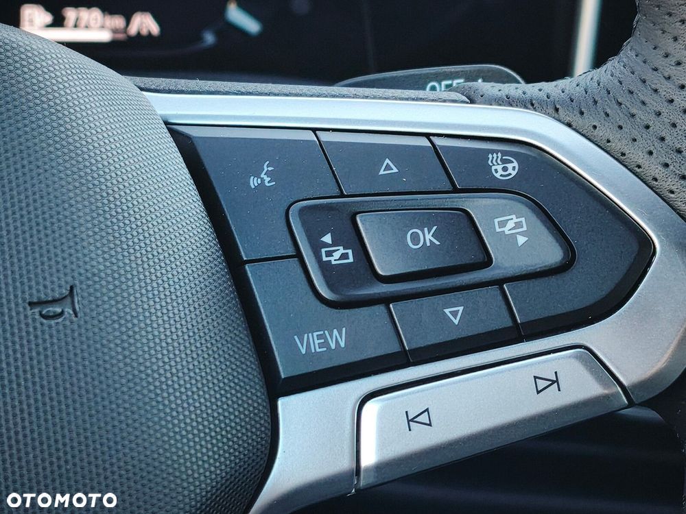 Volkswagen Golf - 22