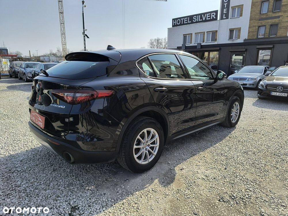 Alfa Romeo Stelvio 2.0 Turbo Q4 - 8