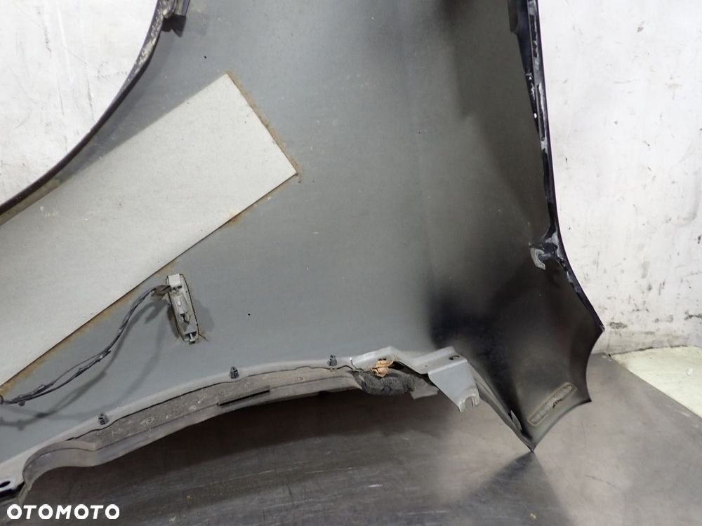 BŁOTNIK PRAWY PRZEDNI INFINITI M37X KOL: GAC - 15