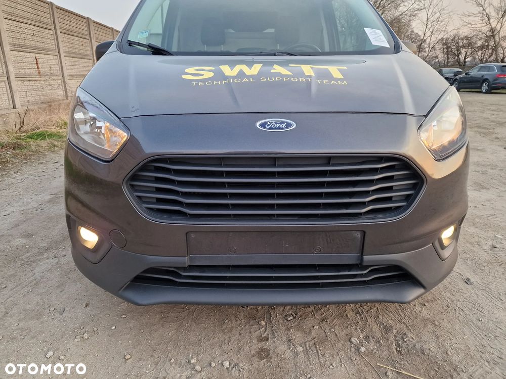 Ford Transit Courier - 21