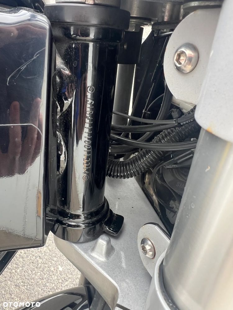 Suzuki Intruder - 21