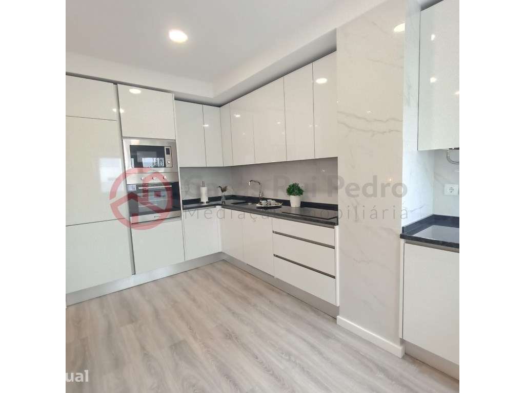 Apartamento T3 totalmente remodelado, em prédio com elevador, Benfi... - Grande imagem: 2/16