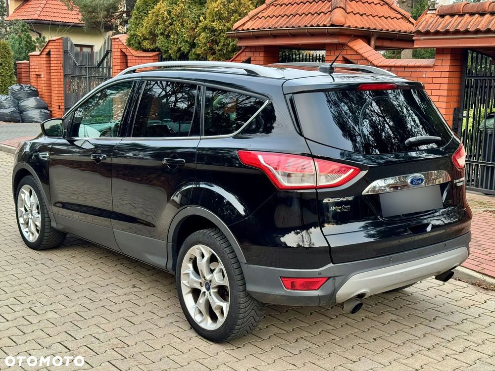 Ford Escape 2.0 EcoBoost AWD Titanium - 9