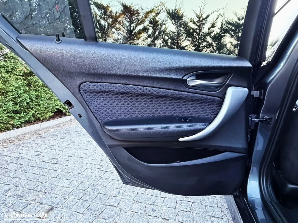 BMW 116 d Line Sport - 24