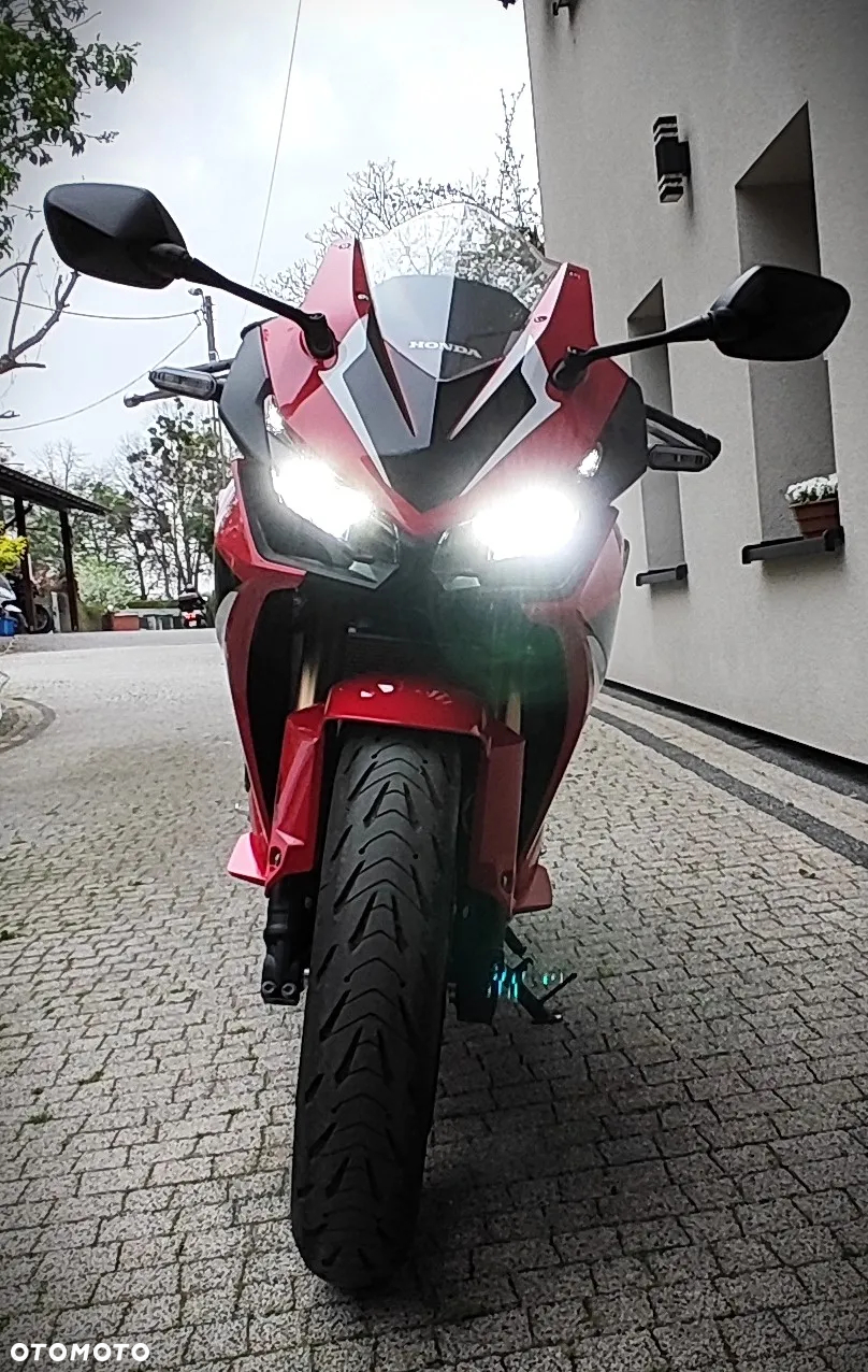 Honda CBR - 11