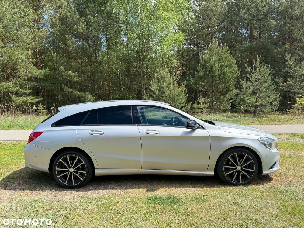 Mercedes-Benz CLA 200 7G-DCT - 4