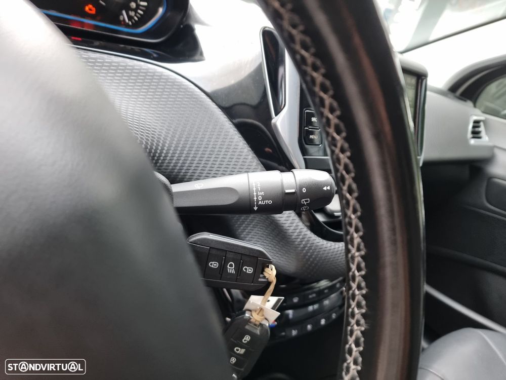 Peugeot 2008 1.6 BlueHDi Allure - 19