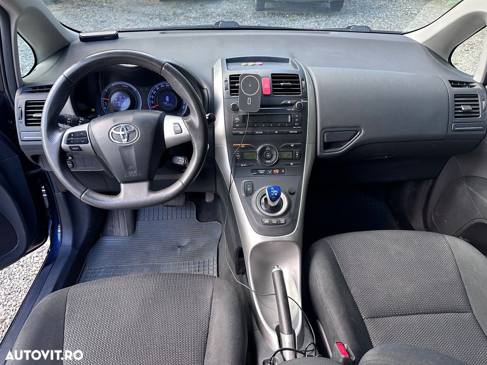 Toyota Auris 1.8 Executive - 10