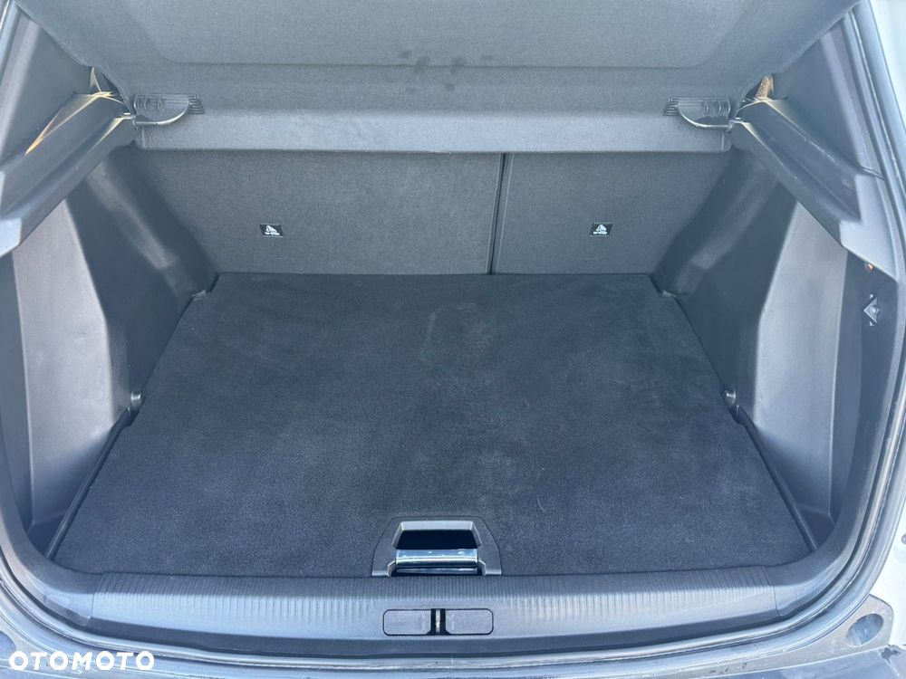 Peugeot 2008 1.5 BlueHDi Allure S&S - 37