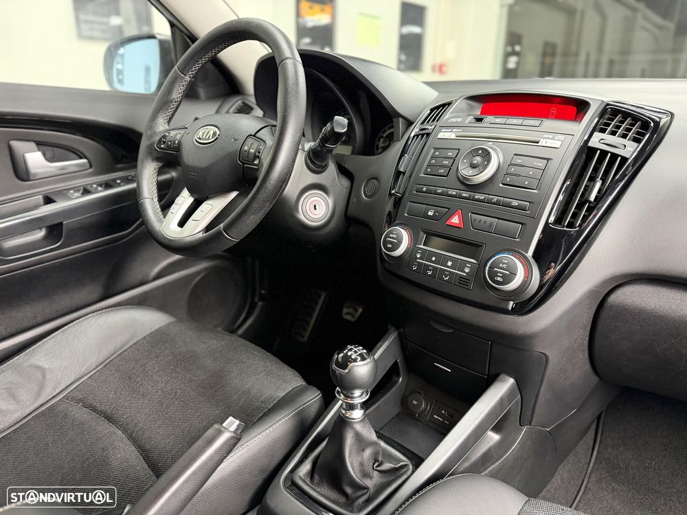 Kia Ceed SW 1.6 CRDi TX ISG - 20