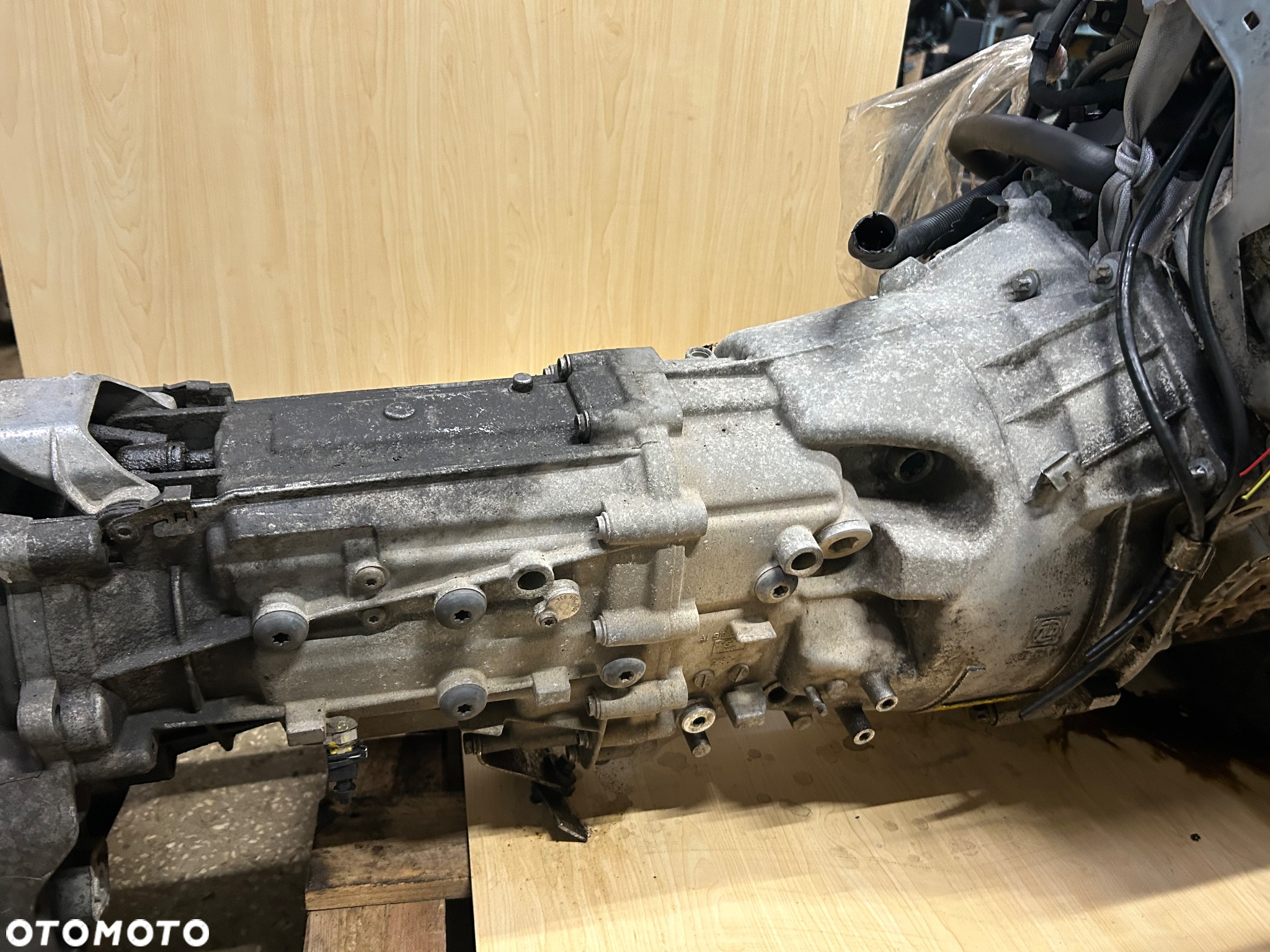 Skrzynia biegow  manualna   bmw 3.0 zf  Manual  e53 1069401016 x5 4x4 - 2