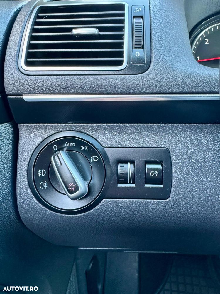 Volkswagen Touran 1.6 TDI DSG Highline - 32