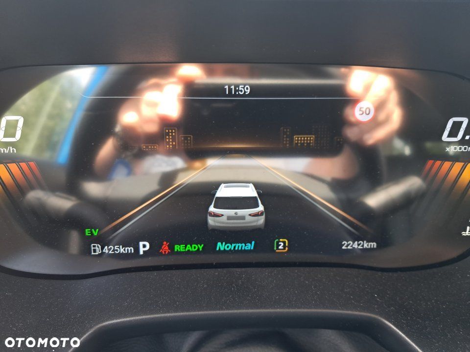 MG ZS Hybrid+ - 14