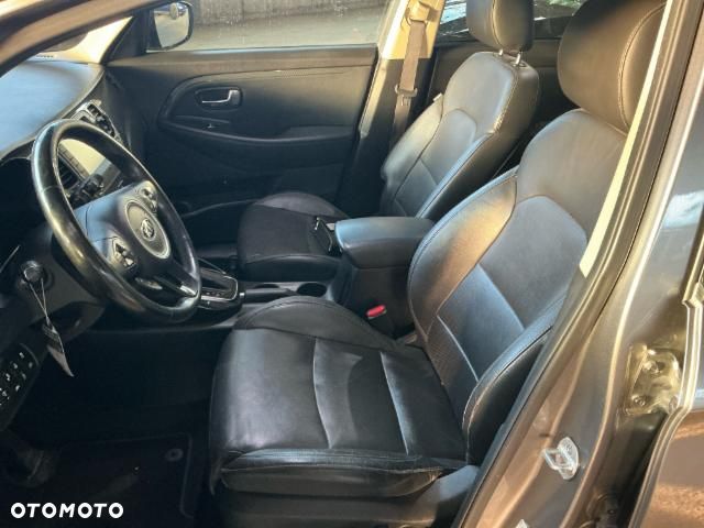 Kia Carens - 19