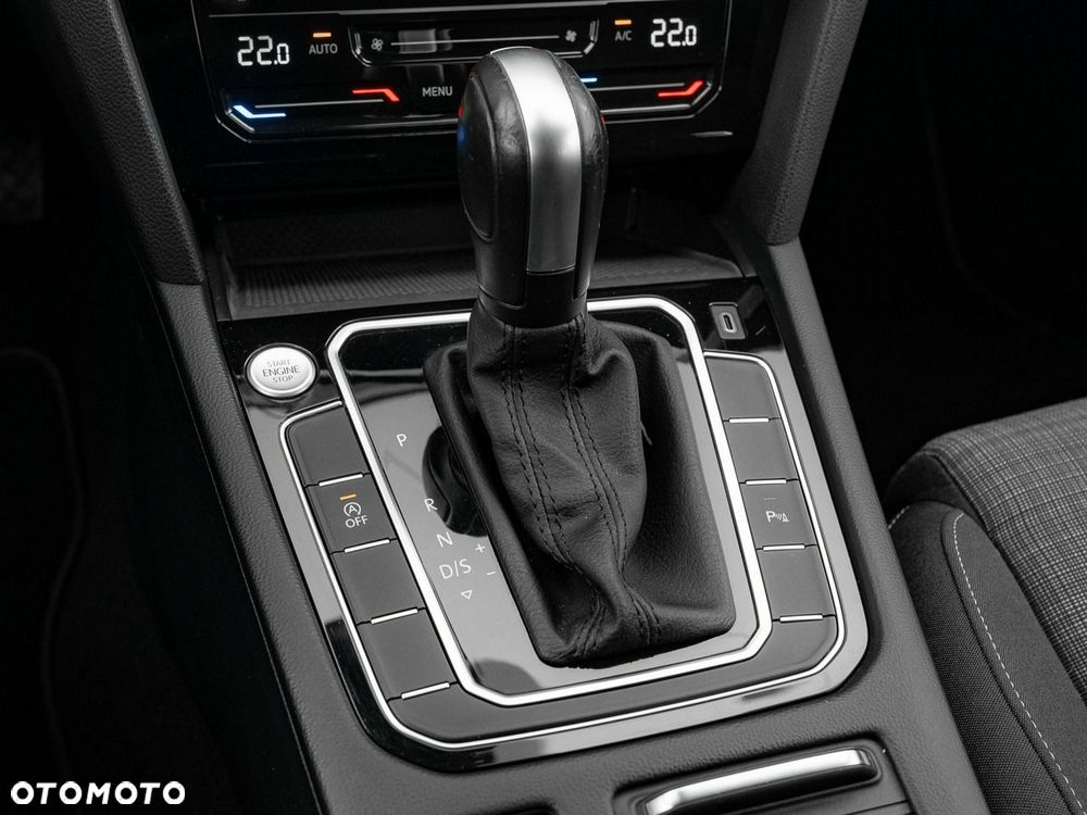 Volkswagen Passat - 18