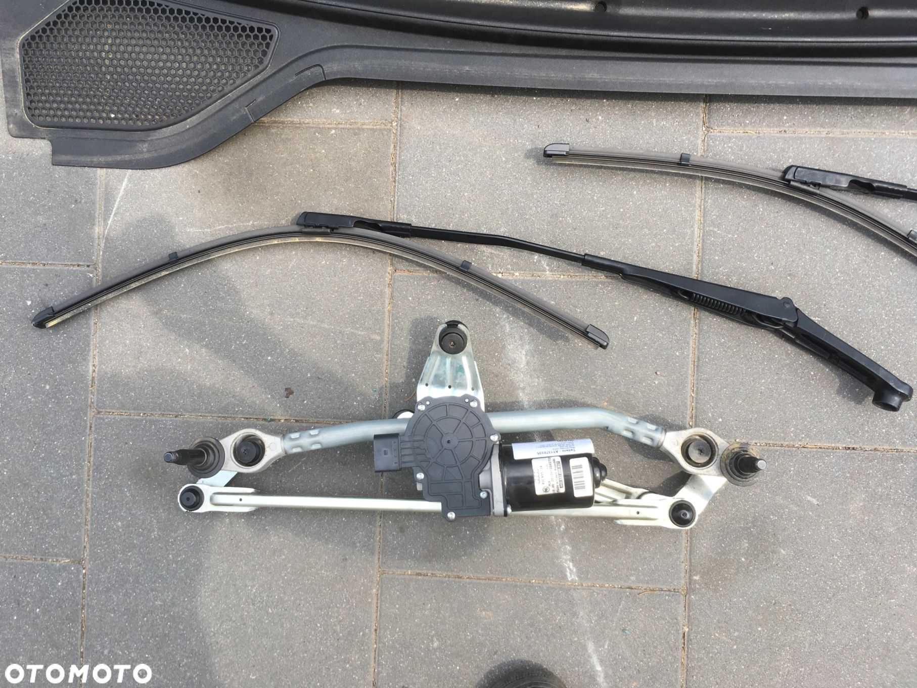 WYCIERACZKI MECHANIZM PODSZYBIE AUDI Q2 81A - 4