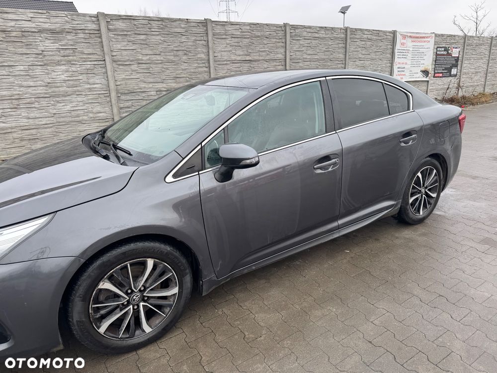 Toyota Avensis 2.0 D-4D Premium - 2