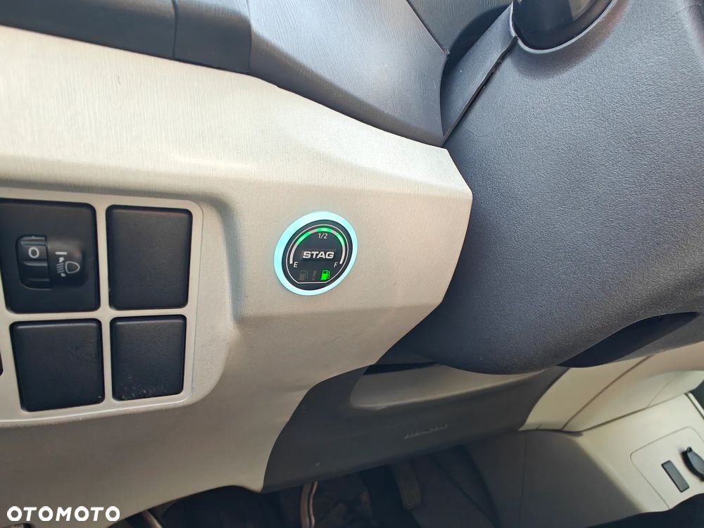 Toyota Prius - 10