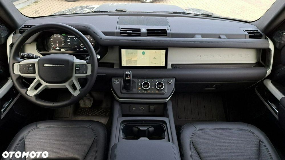 Land Rover Defender - 20