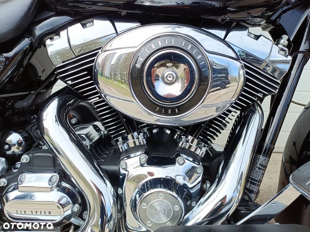 Harley-Davidson Touring Street Glide - 8