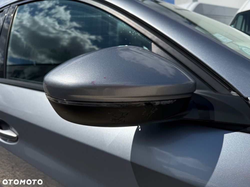 Peugeot 208 - 24