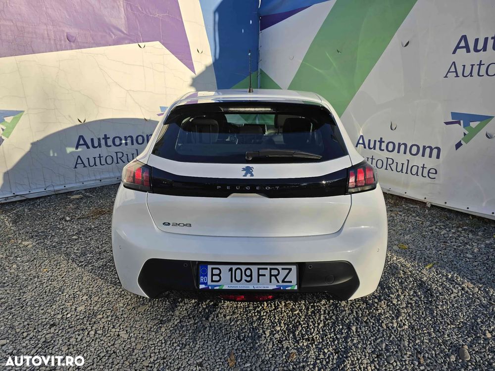 Peugeot 208 - 6