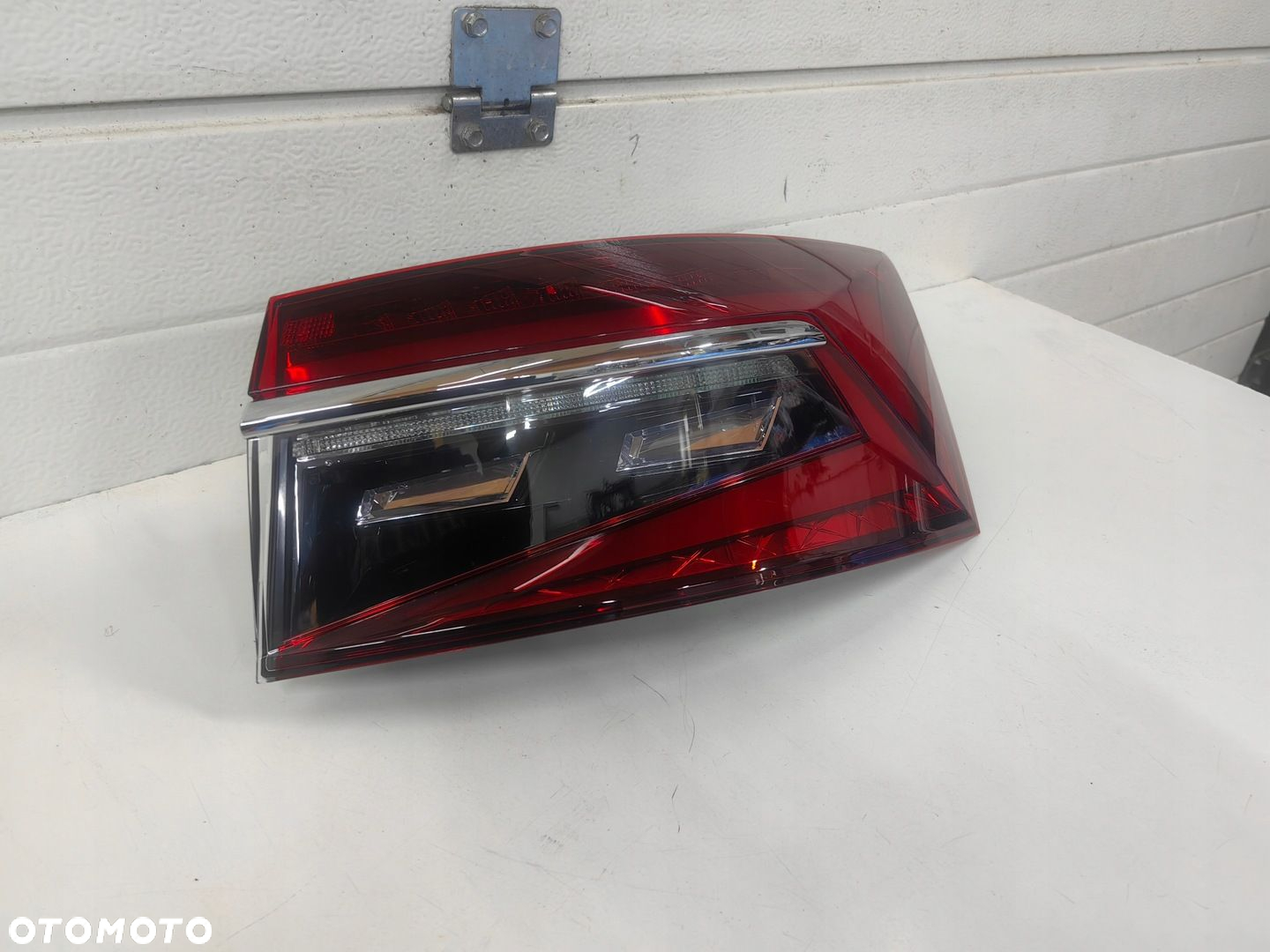 LAMPA SKODA SUPERB III SEDAN LIFT 3V5945208C ORYG PRAWA JAK NOWA - 3
