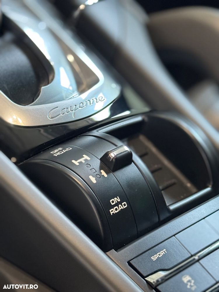 Porsche Cayenne 3.0 L - 14