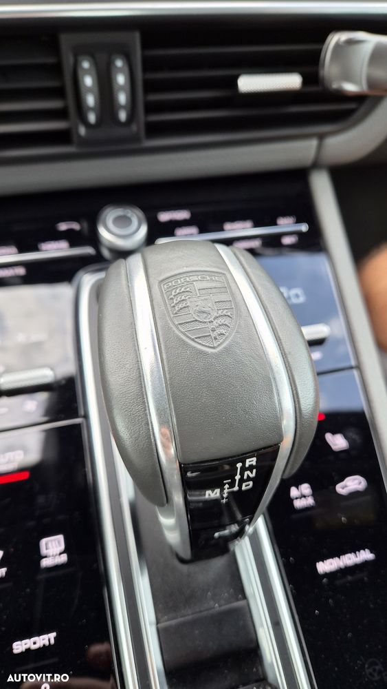Porsche Cayenne - 9