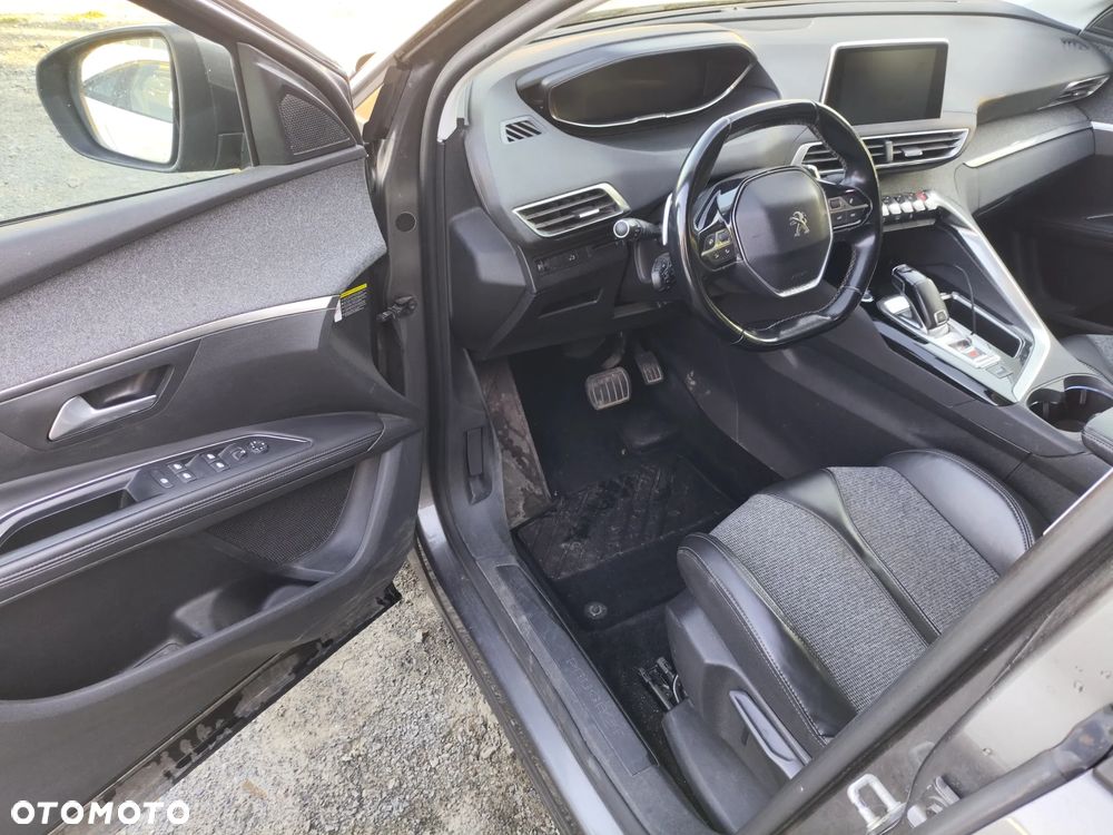 Peugeot 5008 1.6 BlueHDI Allure S&S EAT6 - 23
