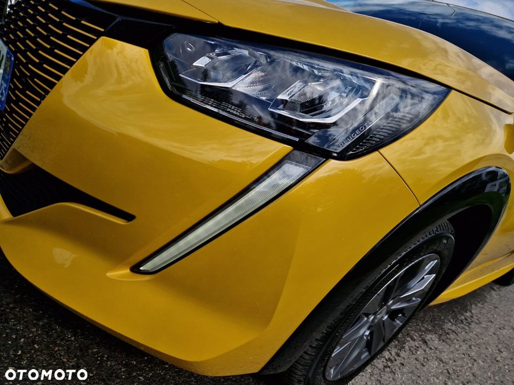 Peugeot 208 - 25