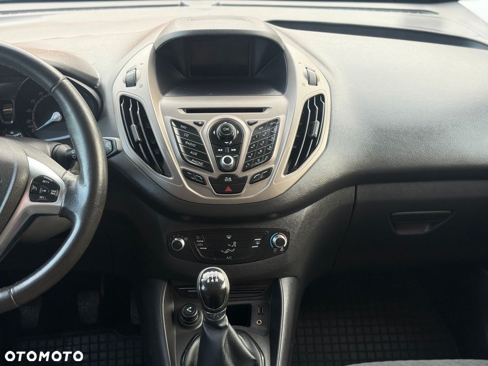 Ford Tourneo Courier 1.5 TDCi Titanium - 29