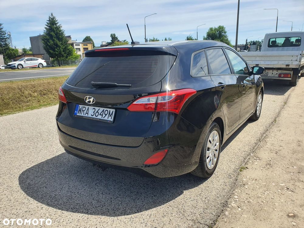 Hyundai i30 blue 1.6 CRDi Classic Navigation - 5