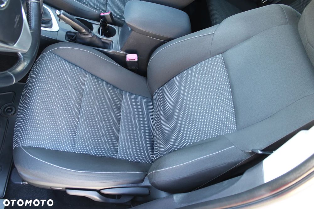 Toyota Auris 2.0 D-4D Comfort - 22