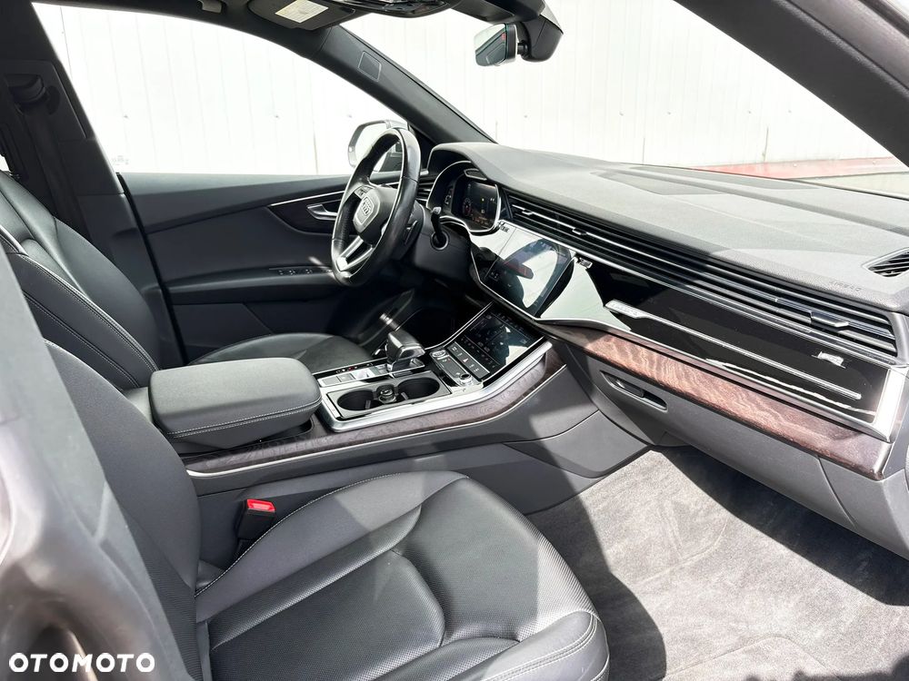 Audi Q8 - 11